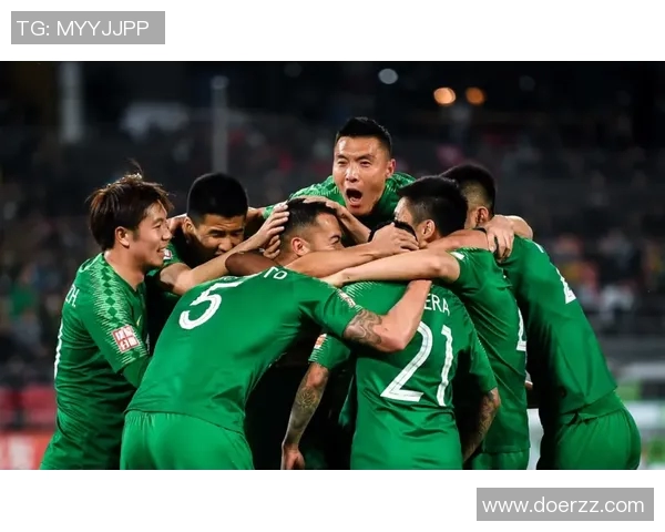 南京攀岩队在极限运动会中以77分稳居积分榜首位