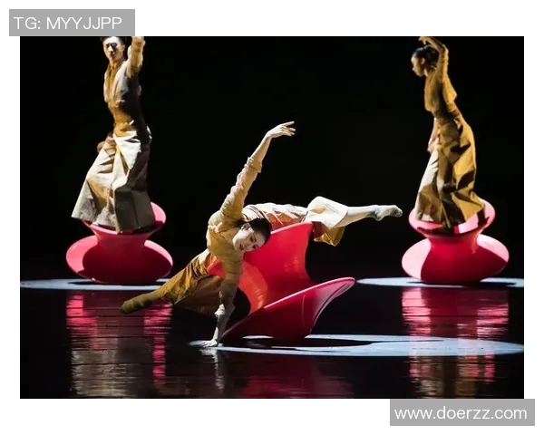 武汉街舞队引发热议:力量与艺术的碰撞与争议 武汉街舞队引发热议:力量与艺术的碰撞与争议