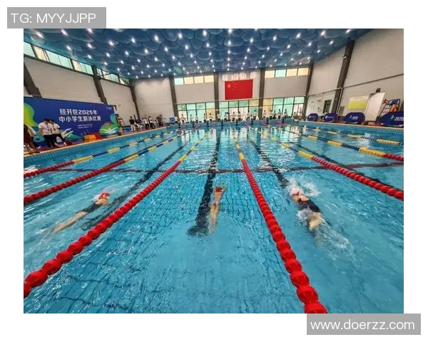 激烈对决：精彩游泳比赛瞬间回顾与技术解析