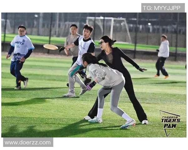 飞盘运动的魅力与挑战李伟分享他的飞盘生涯与心得体会